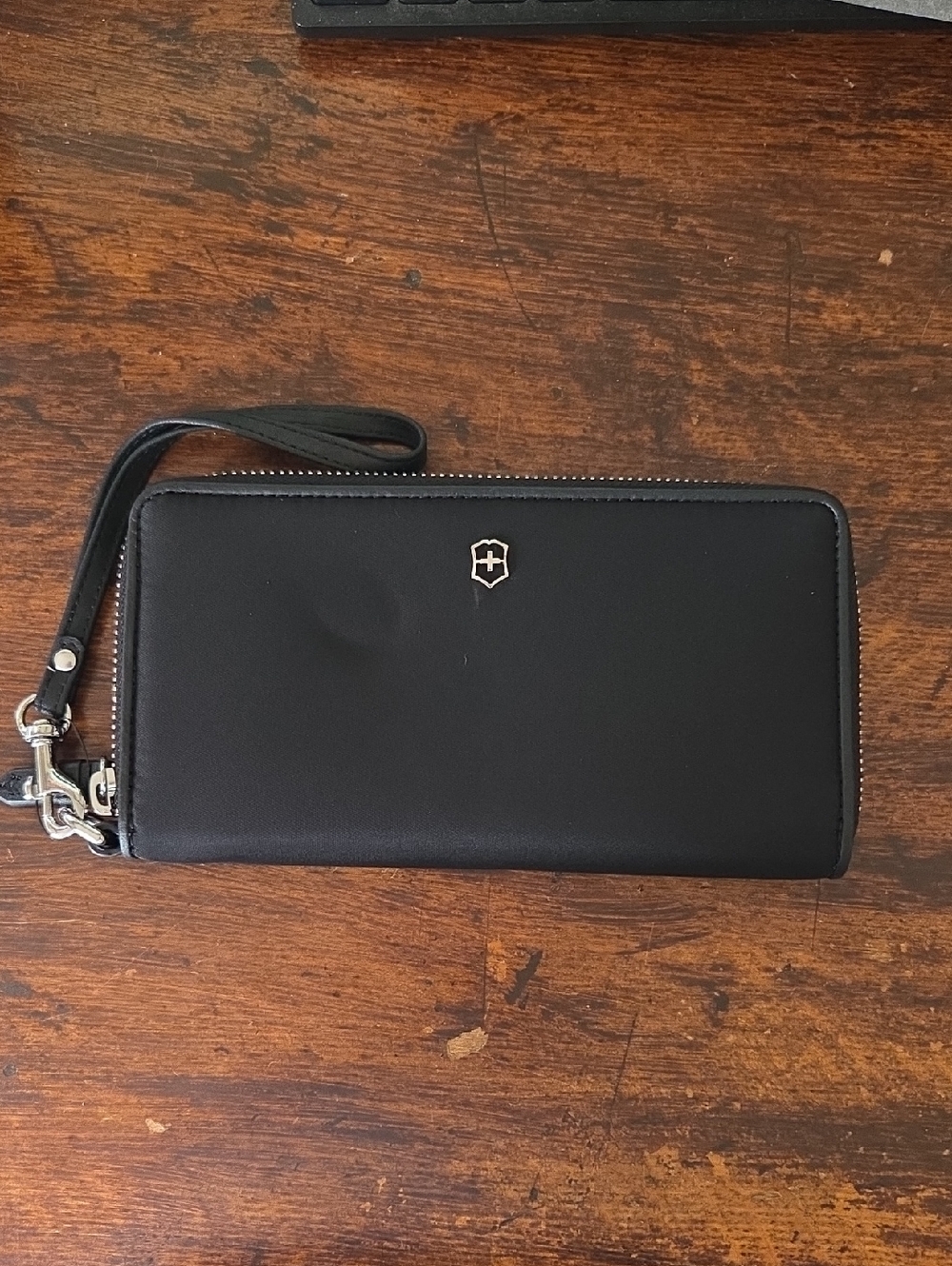 Victorinox Victoria 2.0 Smartphone Wristlet